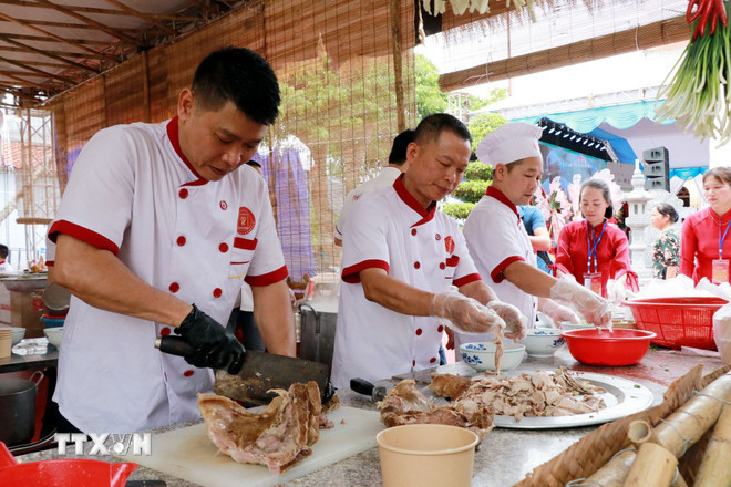 ttxvn-1903-pho-viet-3.jpg