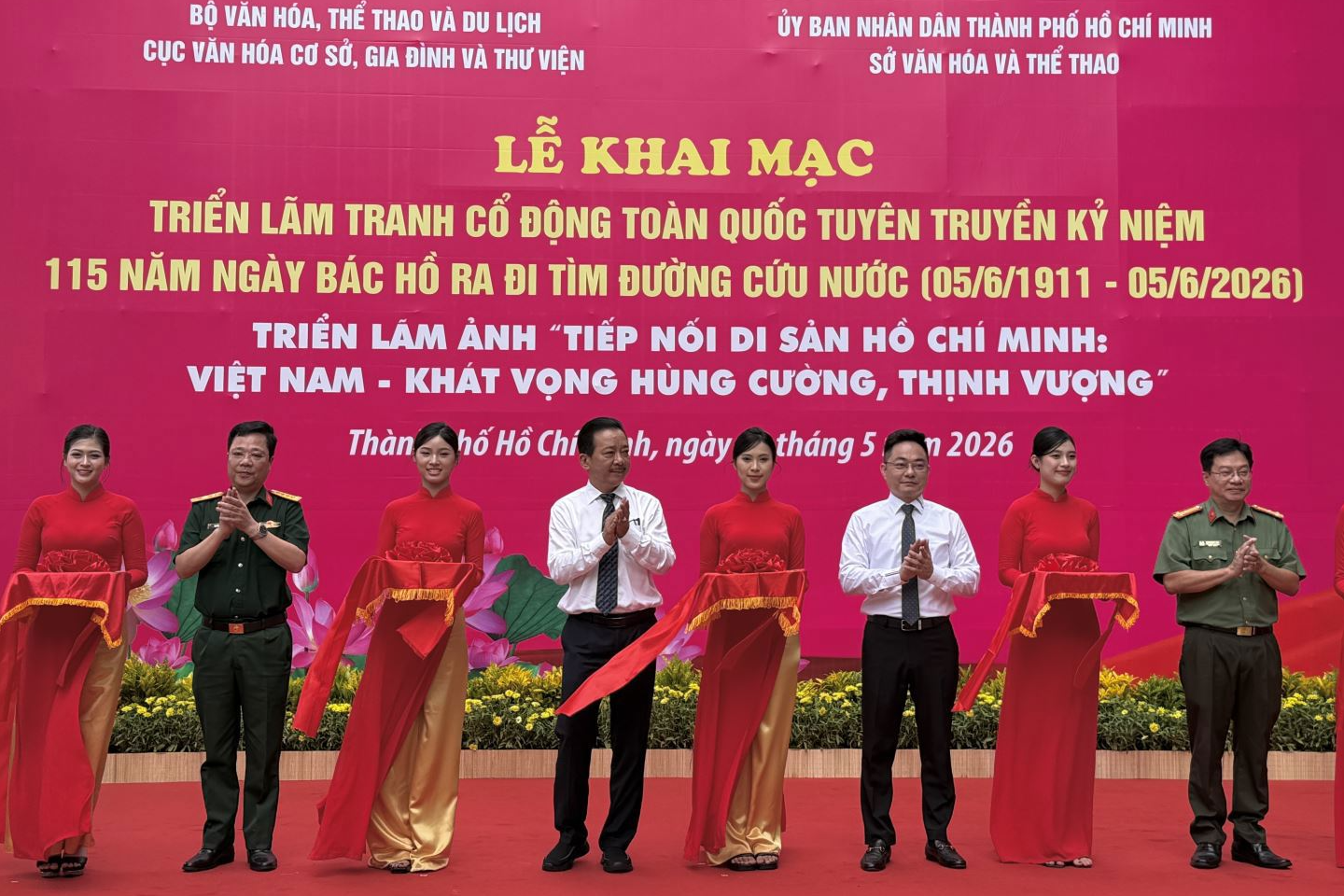 Khai mạc triển lãm tranh cổ động, ảnh tư liệu về Chủ tịch Hồ Chí Minh
