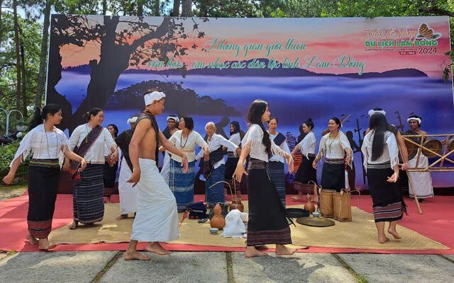 Đẩy mạnh truyền thông bảo tồn văn hóa dân tộc thiểu số gắn với phát triển du lịch bền vững